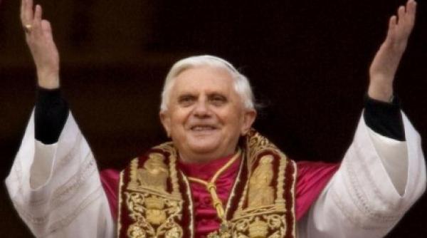 vaticanul respinge implicarea papei in scandalurile de pedofilie