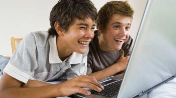 cultura a devenit asl pls limba a devenit lol ke fak