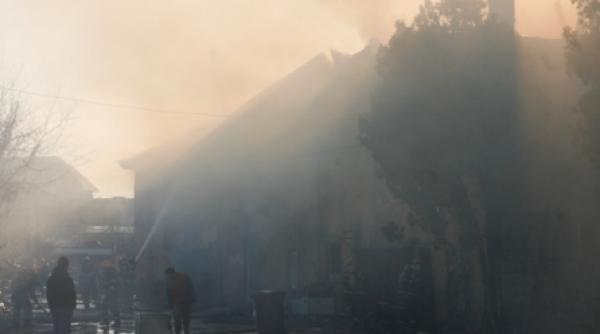incendiu la o hala din zona garii basarab din capitala