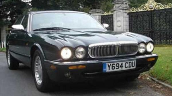 jaguarul reginei de vanzare