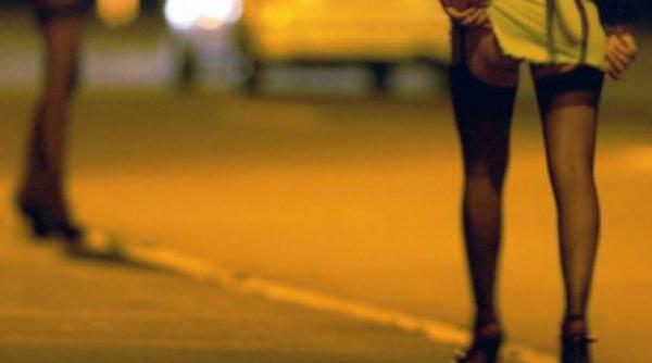 prostituatele romance din bruxelles obligate sa manance alimente depozitate in toalete