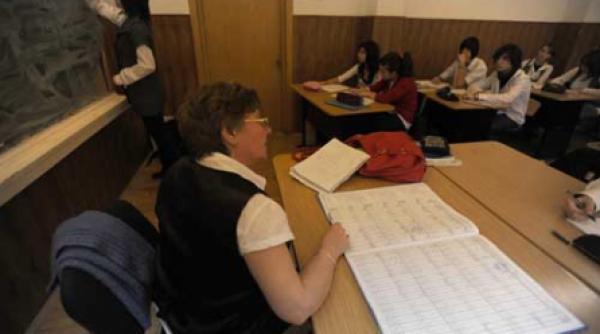 in continuare la ore de dragul elevilor