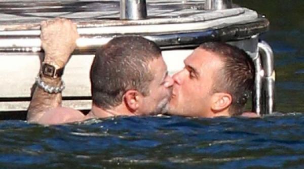 george michael sarutari fierbinti in mare