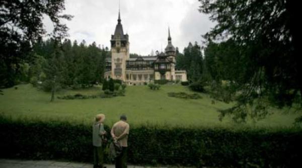 mii de semnaturi pentru peles