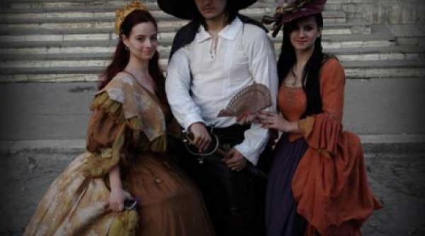 britannica a imbracat costume de epoca