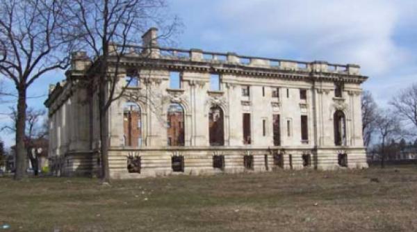 palatul trianon furat bucata cu bucata