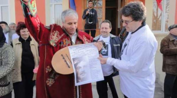 chiar asa ave nichita