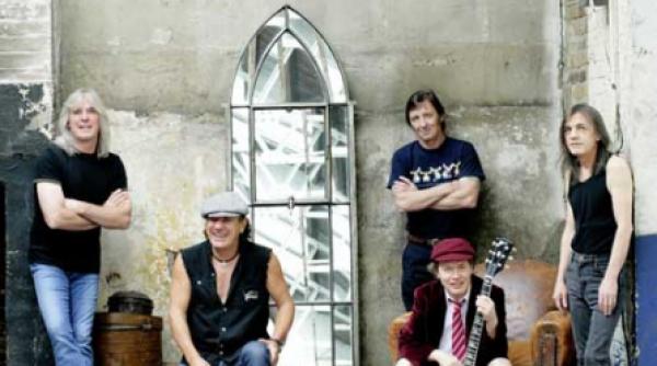 fanii ac dc in club fire