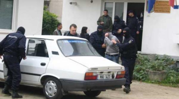 infractori haituiti cu fbi si secret service