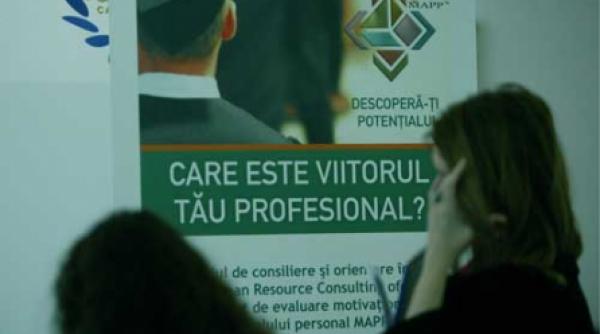 ma culc devreme ca sa nu simt cum ma doare stomacul de foame