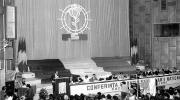 pentru cei cu duh si minte iliescu presedinte