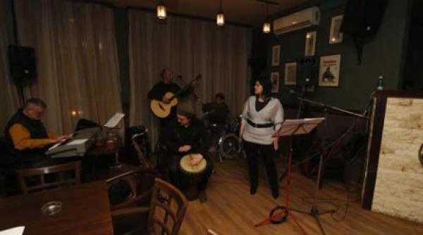 concert bega blues band in green hours