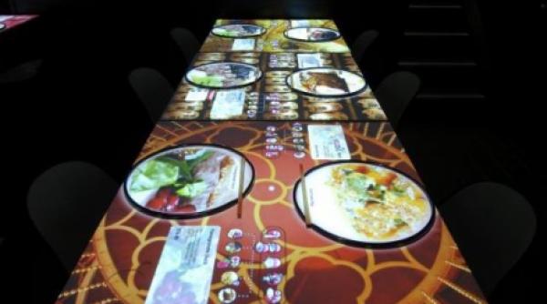 londra are primul restaurant al viitorului comenzile se fac digital iar meniul este proiectat pe masa