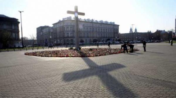 polonia isi plange mortii