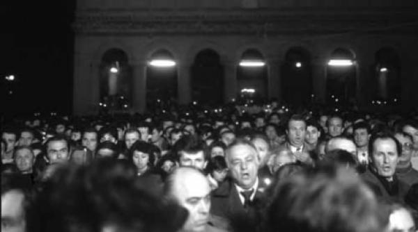 oua rosii liturghii miel si cozonac intre doua mitinguri electorale