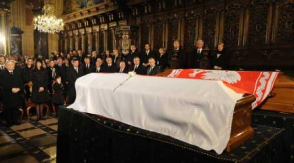 si au adus aminte de politica