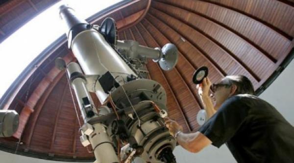 astronomul sef de la vatican crede in existenta fratilor extraterestri