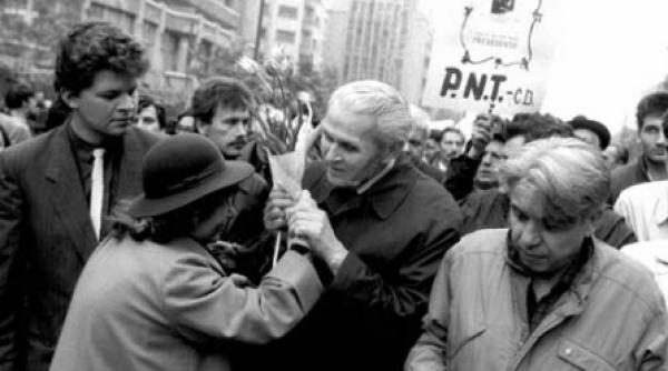 mai bine haimana decat tradator mai bine huligan decat dictator