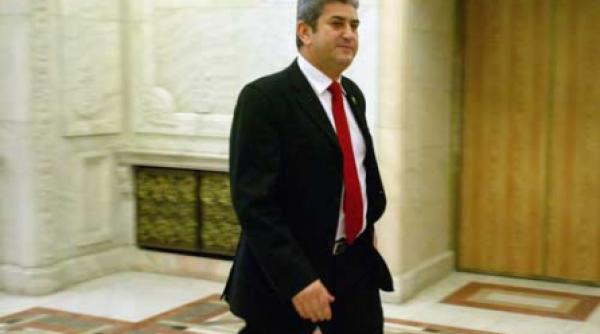 oprea ministrul apararii intereselor personale