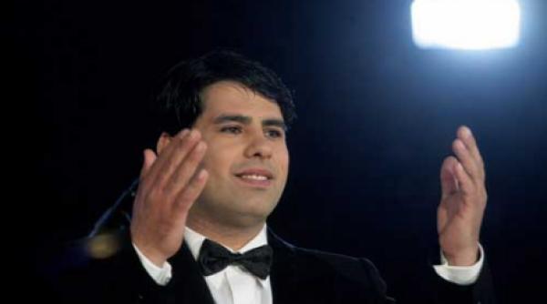 costel busuioc acum invat sa cant e o munca titanica