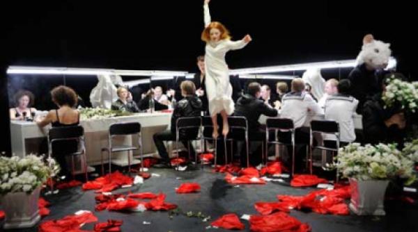 hamlet centrul teatrului