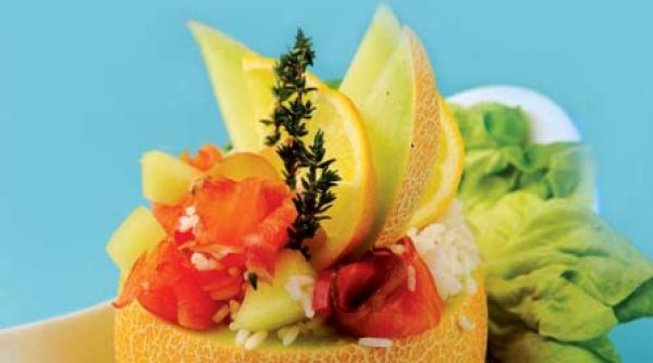 un peste inteligent se zbenguie in farfurii