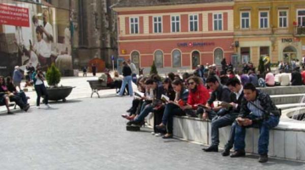 atentie orasul citeste