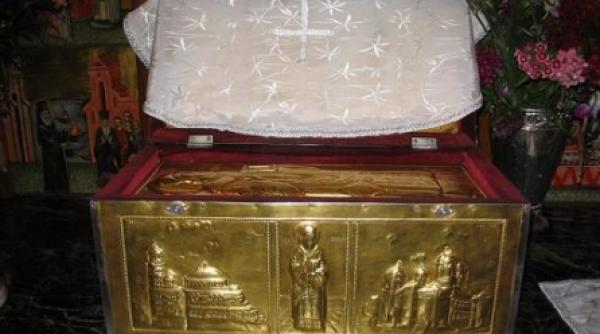 au furat moastele sfantului nectarie