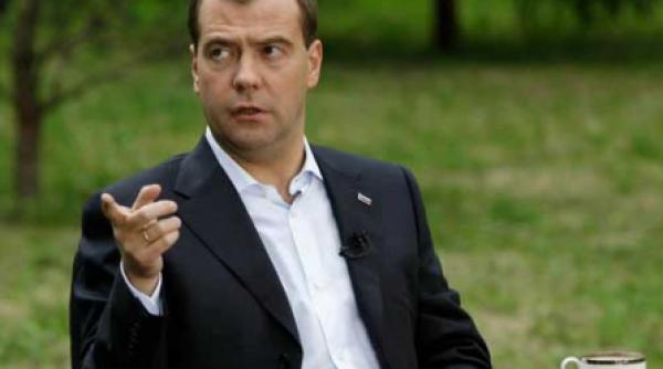 medvedev vrea ca rusia sa fie pregatita de un eventual razboi