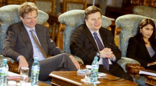 fmi accepta ca deficitul sa fie limitat prin taierea cheltuielilor cu salariile si pensiile