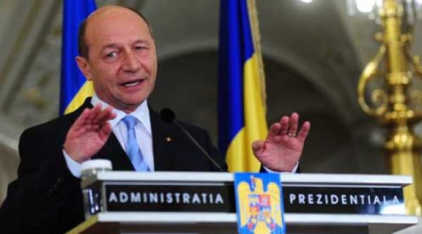 basescu se da solidar cu poporul suveran
