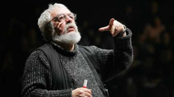 omul zilei david esrig