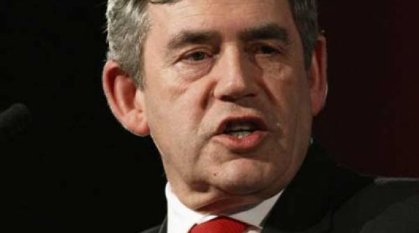 conservatorul david cameron preia fraiele puterii dupa demisia lui gordon brown