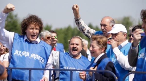 profesorii protesteaza in fata parlamentului