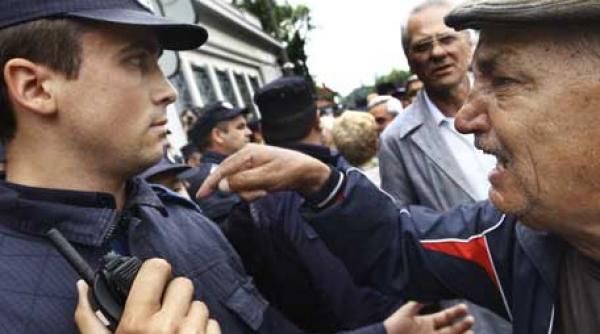 revolutia bunicilor jos basescu