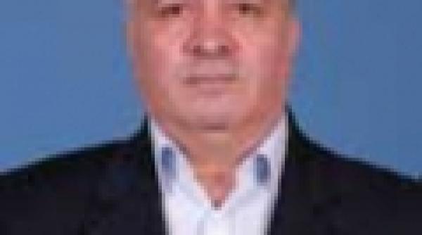 vladescu il impinge pe scari pe tatal imbecililor radulescu de la agricultura