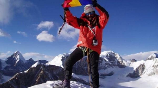 alpinistii lacatusu si coman blocati in groelanda din cauza vremii