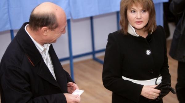 maria basescu rugata sa insiste pe langa presedinte sa aleaga o alta cale de lupta anticriza
