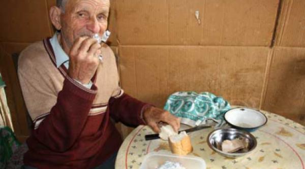 taiati pensiile dar mancati cu noi ciulini