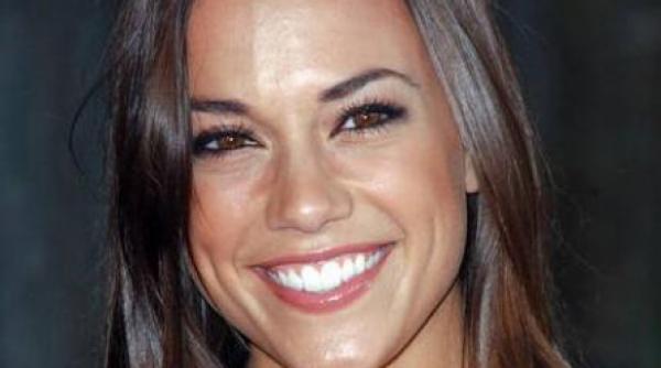 actrita americana jana kramer il acuza de malpraxis pe ex ministrul beuran
