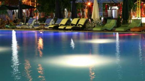 cu strandurile la dna