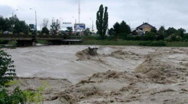 viitura in caras severin 100 de gospodarii distruse din cauza inundatiilor