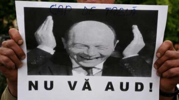 taierile de pensii si salarii batute in cuie de basescu