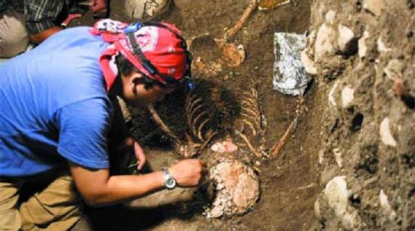 mama piramidelor funerare precolumbiene