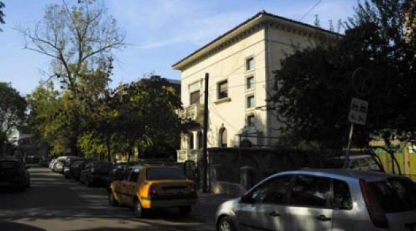 pleaca ai nostri si vin ai nostri in cartierul primaverii