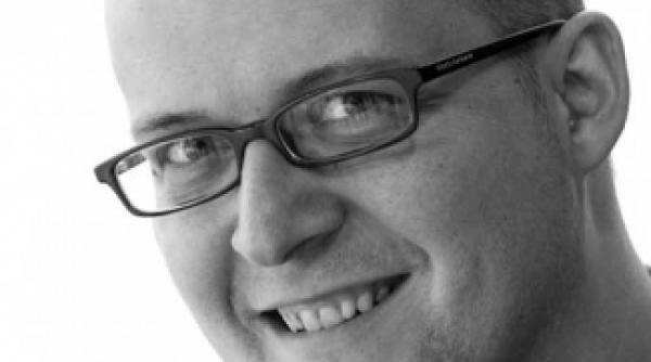 utilizatorul de internet si specialistul de marketing fata in fata