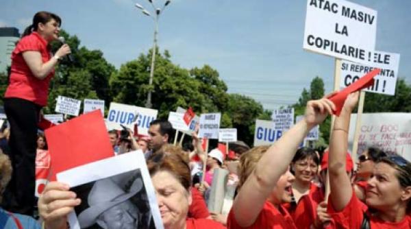 cartonas rosu pentru boc