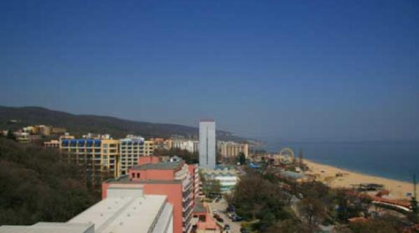 vacanta intre nisipuri de aur