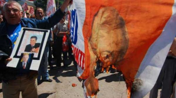 basescu a ars in flacari