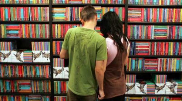 sute de evenimente la bookfest 2010